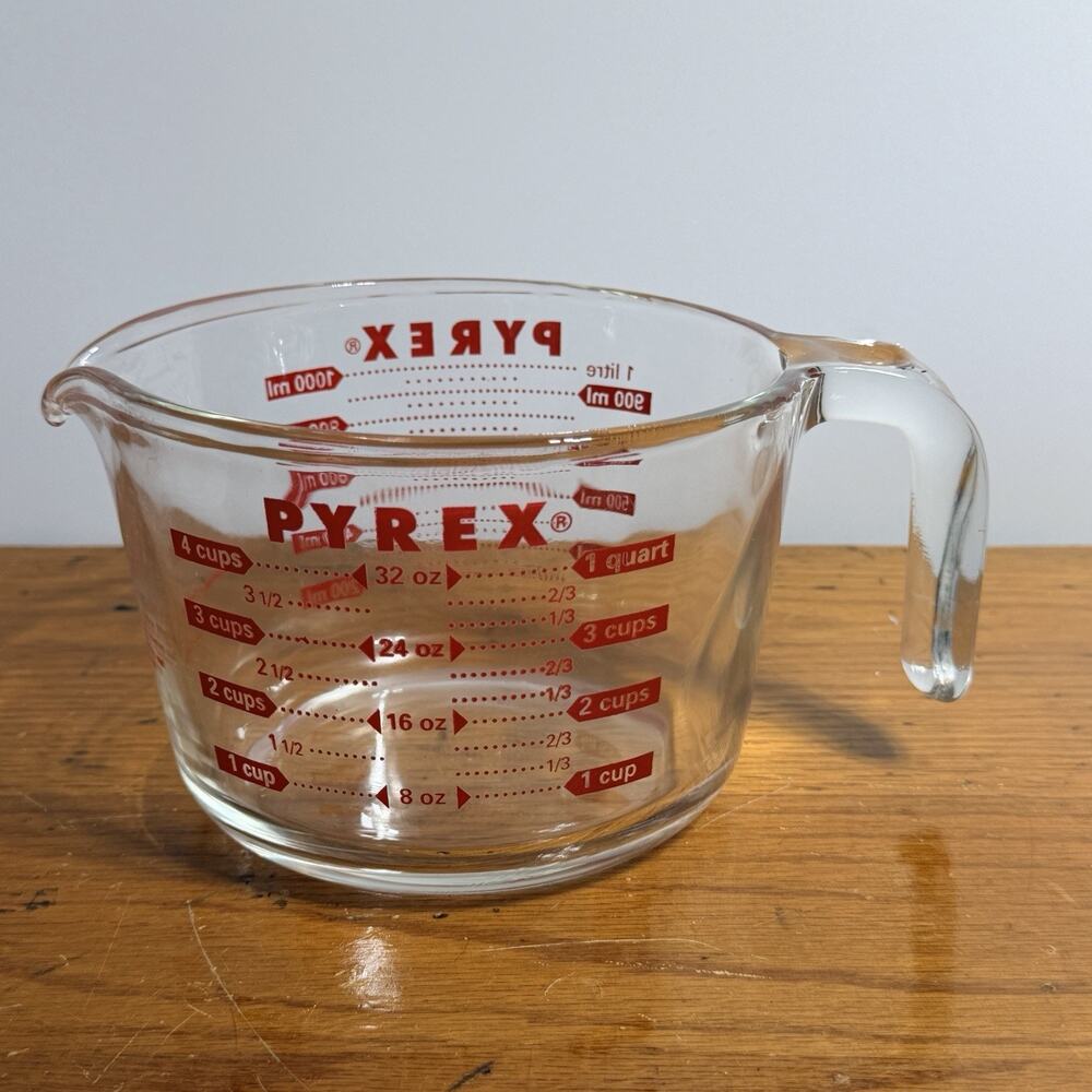 Vintage PYREX Glass Liquid 1 Quart 4 Cup Measuring Red Capital Lettering